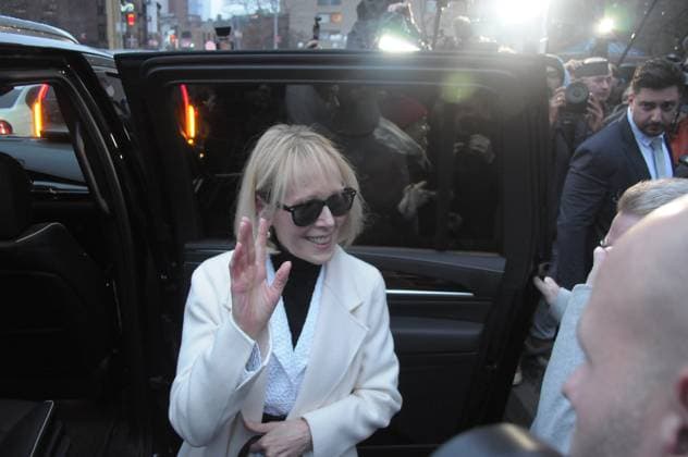 Verdict in E. Jean Carroll s Second Defamation Trial Against Donald Trump in New York City, USA - 26 Jan 2024 Former magazine columnist, E. Jean Carroll, center, enters a vehicle outside of Manhattan federal court following the verdict in her second defamation trial against former U.S. president, Donald Trump. The jury ordered Trump to pay Carroll $83.3 million in damages for statements Trump made in 2019. In 2019, Trump made statements denying Carroll’s allegations that Trump raped her in 1996. New York United States Copyright: xJiminxKimx xSOPAxImagesx JKIM_DSC5599