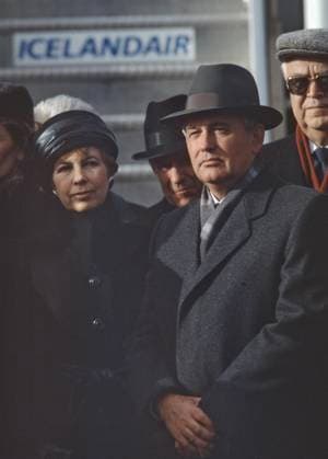 Mikhail and Raisa Gorbachev Mikhail and Raisa Gorbachev arrive at the summit between President Reagan and Soviet leader Mikhail Gorbachev in Reykjavik, Iceland on October 12, 1986 Photo by Dennis Brack BSB 18 Reykjavik Iceland EDITORIAL USE ONLY Copyright: xx x bsphotos033604