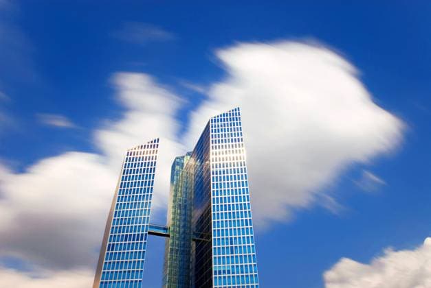 Creative Highlights World Wolken, die wie ein Sturm über den sogenannten Highlight Towers aussehen, die Firmen Fujitsu und IBM gehören zu den derzeitigen Mietern, München, Bayern, Deutschland, Europa *** Clouds, the like a Storm via the so-called Highlight Towers look, the Companies Fujitsu and IBM belong to to the current tenants, Munich, Bavaria, Germany, Europe Copyright: imageBROKER/Dirkxv.xMallinckrodt ibldvm10122841.jpg