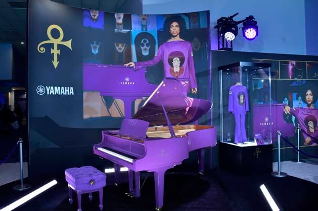 Yamaha Flügel von Prince auf der Musikmesse NAMM Show 2024 im Anaheim Convention Center. Anaheim, 27.01.2024