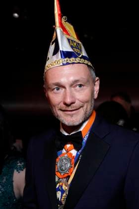 Bundesfinanzminister Christian Lindner (FDP) bei der Verleihung des Ordens wider den tierischen Ernst durch den Aachener Karnevalsvereins (AKV) in Aachen. Der Aachener Karnevalsverein will damit Persönlichkeiten ehren, die Humor und Menschlichkeit im Amt beweisen. Aachen, 27.01.2024 NRW Deutschland Copyright: xChristophxHardtx