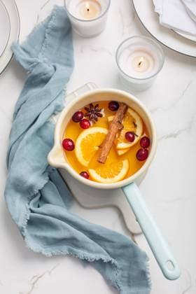 Delicious white mulled wine with honey Delicious white mulled wine with honey, cranberries and spices Copyright: xZoonar.com IngridxBalabanovax 21066180
