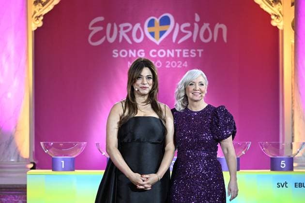 Entertainment Bilder des Tages MALMÖ, SVERIGE 20240130 Programledarna Farah Abadi och Pernilla Mansson haller i lottningen av semifinalplatserna i Eurovision Song Contest 2024 som halls pa Radhuset i Malmö pa tisdagskvällen. MALMÖ SVERIGE x50090x *** MALMÖ, SWEDEN 20240130 Broadcasters Farah Abadi and Pernilla Mansson will take part in the draw for the semi-final places in the Eurovision Song Contest 2024 at Radhuset in Malmö on Tuesday evening MALMÖ SVERIGE x50090x  Copyright: xJohanxNilsson TTx SEMIFINALLOTTNING EUROVISION SONG CONTEST szZmo0MvGNY