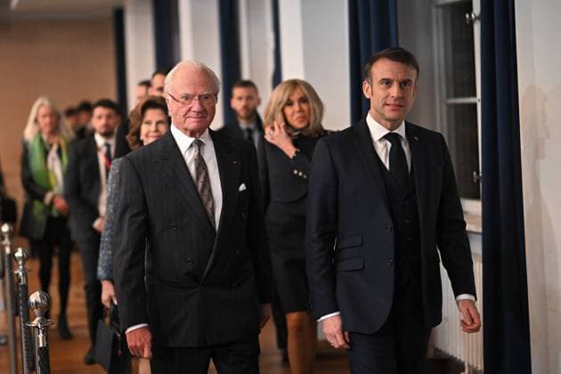 News Bilder des Tages French President Macron pays a two-day state visit to Sweden, Day 2 - Departure Ceremony King Carl XVI Gustaf and French President Emmanuel Macron during a departure ceremony in Malmo, Sweden, on January 31, 2024. French President Emmanuel Macron and Mrs Brigitte Macron are on a two-day state visit to Sweden. Photo by Eliot Blondet ABACAPRESS.COM  Copyright: xBlondetxEliot ABACAx