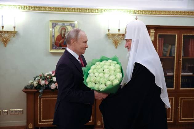 News Themen der Woche KW05 Russia Putin Patriarch 8609971 01.02.2024 Russian President Vladimir Vladimir congratulates Patriarch Kirill of Moscow and All Russia on the 15th anniversary of his enthronement at the Patriarchal Chambers of the Kremlin in Moscow, Russia. Alexander Kazakov POOL Moscow Russia  Copyright: xAlexanderxKazakovx