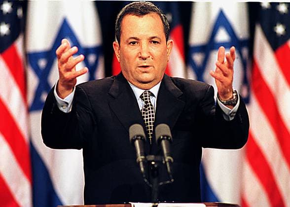 Clinton Meets Barak Washington, DC - July 19, 1999 -- Prime Minister Ehud Barak of Israel emphasizes a point during his joint press conference with United States President Bill Clinton on Monday, 19 July, 1999. Credit: Ron Sachs CNP Washington District of Columbia United States of America EDITORIAL USE ONLY Copyright: xx Barak and Clinton 6 RonxSachsx cnpphotos028621
