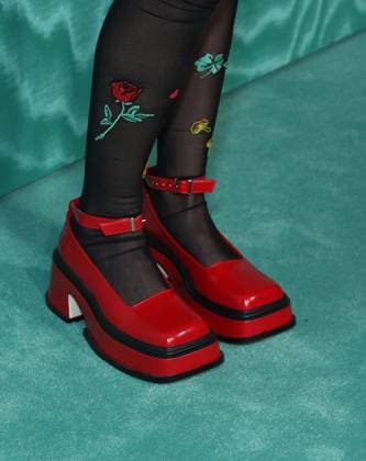 February 1, 2024, Los Angeles, Ca, USA: Lauren Daigle, shoe detail attends the 2024 Warner Music Group Pre-GRAMMY Party at Citizen News Hollywood on February 01, 2024 in Los Angeles, California. Los Angeles USA - ZUMAs181 20240201_zea_s181_111 Copyright: xCraSHx