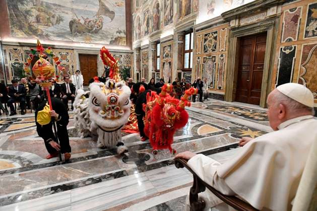 Bilder des Jahres 2024, News 02 Februar News Themen der Woche KW05 News Bilder des Tages Italy, Rome, Vatican,02-02-2024 Pope Francis receives Delegation of Italy China National Federation Photograph by Vatican Media Catholic Press Photo RESTRICTED TO EDITORIAL USE - NO MARKETING - NO ADVERTISING CAMPAIGNS  Copyright: x VaticanxMedia CPPx xipa-agencyx x VaticanxMedia CPPx IPA_Agency_IPA43131814