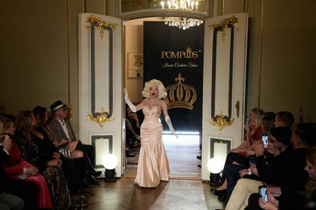 Harald Glööckler ludt zum Auftakt der Berlin Fashion Week zur Pompöös Iconic Couture Show ins Ermelerhaus in Berlin ein. Stardesigner Harald Glööckler ludt zum Auftakt der Berlin Fashion Week zur Pompöös Iconic Couture Show ins Ermelerhaus in Berlin ein. Regierender Bürgermeister von Berlin Kai Wegner war Gast. Berlin Berlin GER