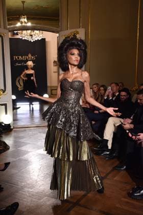 Models auf dem Laufsteg bei der Gloeoeckler Iconic Couture 30 Jahre Jubilaeums Fashionshow am 2.02.2024 in Berlin Harald Gloeoecklers 30jaehriges Fashion-Show Event in Berlin