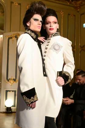 Model bei der Harald Glööckler Pompöös Iconic Couture Show im Ermelerhaus. Berlin, 02.02.2024