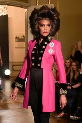 Lu Sierra bei der Harald Glööckler Pompöös Iconic Couture Show im Ermelerhaus. Berlin, 02.02.2024