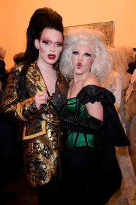 Kyle Farmery mit Model bei der Harald Glööckler Pompöös Iconic Couture Show im Ermelerhaus. Berlin, 02.02.2024