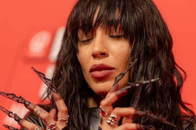 Entertainment Bilder der Woche KW05 Entertainment Bilder des Tages ROTTERDAM - Lorine Zineb Nora Talhaoui on the red carpet prior to the Qmusic Top 40 Awards Live. During this event, prizes will be awarded in several categories. ANP LEVIN DEN BOER netherlands out - belgium out  Copyright: xx x490136480x originalFilename: 490136480.jpg