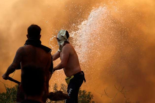 News Themen der Woche KW05 News Bilder des Tages Waldbrände in Chile Vina del Mar, 3 de febrero 2024. Incendio arrasa con fuerza en el sector de Villa Dulce Andres Pina Aton Chile, Vina del Mar Chile Aton_870144 *** Vina del Mar, February 3, 2024 Fire rages in the area of Villa Dulce Andres Pina Aton Chile, Vina del Mar Chile Aton 870144  Copyright: ANDRESxPINA ATONCHILE