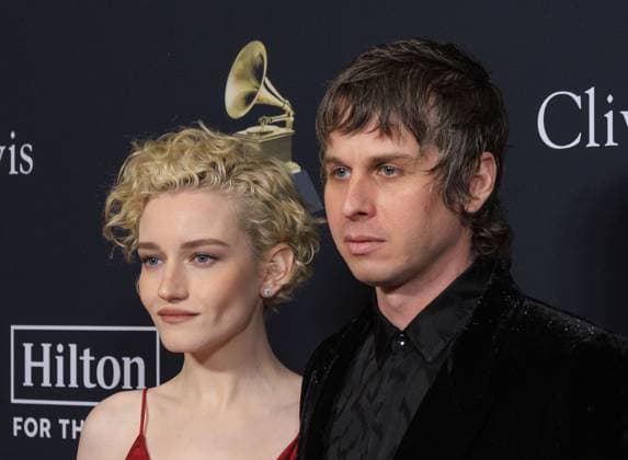 February 3, 2024, Beverly Hills, California, USA: Julia Garner and Mark Foster at the 66th Pre-Grammy Gala held at The Beverly Hilton in Beverly Hills California on Saturday February 3, 2024. JAVIER ROJAS PI Beverly Hills USA - ZUMAp124 20240203_zaa_p124_040 Copyright: xJavierxRojasx