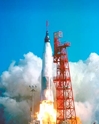 MA-6 Launch The Friendship 7 Mercury-Atlas 6 (MA-6) with Astronaut John H. Glenn, Jr. aboard is launched from Cape Canaveral, FL on February 20, 1962. The first NASA Earth-orbital mission, Glenn s flight followed sub-orbital missions by astronauts Alan B. Shepard, Jr. and Virgil I. (Gus) Grissom. Credit: NASA CNP Cape Canaveral Florida United States of America EDITORIAL USE ONLY Copyright: xx 62PC-0011 GRIN DataBase Number: GPN-2000-000686 NASAx cnpphotos032472