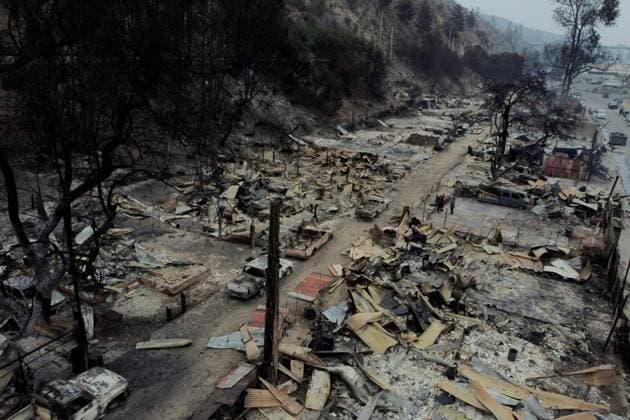 News Themen der Woche KW05 News Bilder des Tages Vina del Mar, 4 de febrero de 2024. Casas destruidas por el megaincendio en el sector del Jardin Botanico. Andres Pina Aton Chile, Vina del Mar Chile Aton_870201 *** Vina del Mar, February 4, 2024 Houses destroyed by the mega fire in the sector of the Andres Pina Botanical Garden Aton Chile, Vina del Mar Chile Aton 870201  Copyright: ANDRESxPINA ATONxCHILE