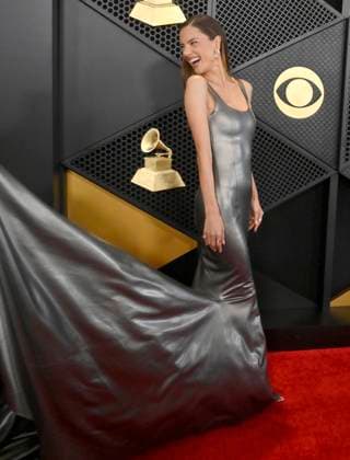 Alessandra Ambrosio attends the 66th annual Grammy Awards at the Crypto.com Arena in Los Angeles on Sunday, February 4, 2024.  LAP20240204032 JIMxRUYMEN
