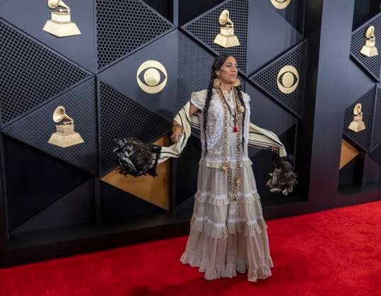 Lila Downs attend the 66th GRAMMY Awards at Crypto.com Arena on February 04, 2024 in Los Angeles, California. Armando Arorizo !ACHTUNG: NUR REDAKTIONELLE NUTZUNG!  Copyright: xArmandoxArorizox AME6117 20240205-55012842774_1