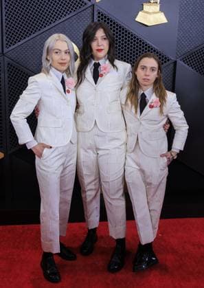 Entertainment Bilder der Woche KW05 February 4, 2024, Los Angeles, California, USA: Phoebe Bridgers, Lucy Dacus and Julien Baker (L-R) on the red carpet at the 66th Grammy Awards held at Crypto.com Arena in Los Angeles, California on Sunday February 4, 2024. JAVIER ROJAS PI Los Angeles U.S - ZUMAp124 20240204_zaa_p124_087 Copyright: xJavierxRojasx