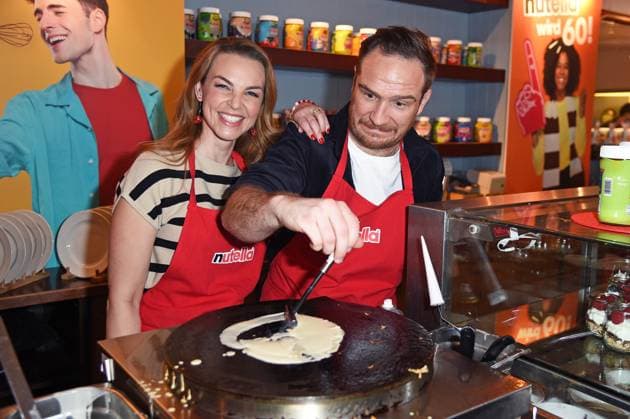 Entertainment Themen der Woche KW06 Entertainment Bilder des Tages Annika Lau mit Ehemann Frederick Lau beim World nutella Day - 60 years of smiles Geburtstagsfrühstück im nutella Pop-up-CafÃ im Alsterpavillon in Hamurg am 05.02.2024 *** Annika Lau with husband Frederick Lau at the World nutella Day 60 years of smiles birthday breakfast at the nutella Pop up Café in the Alsterpavillon in Hamurg on 05 02 2024