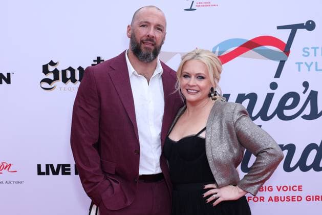 February 4, 2024, Hollywood, Ca, USA: Mark Wilkerlson and Melissa Joan Hart attends the Jam for Janie GRAMMY Awards Viewing Party presented by Live Nation at Hollywood Palladium on February 04, 2024 in Los Angeles, California. Hollywood USA - ZUMAs181 20240204_zea_s181_471 Copyright: xCraSHx