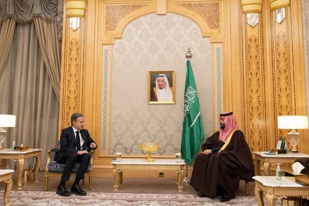 News Themen der Woche KW06 News Bilder des Tages February 5, 2024, Riyadh, Saudi Arabia: U.S Secretary of State Tony Blinken, left, during a bilateral meeting with Saudi Crown Prince Mohammed Bin Salman Al Saud, February 5, 2024 in Riyadh, Saudi Arabia. Blinken is seeking a solution to free the hostages held by Hamas and a postwar plan for Gaza. Riyadh Saudi Arabia - ZUMAp138 20240205_zaa_p138_014 Copyright: xChuckxKennedy UsxStatex