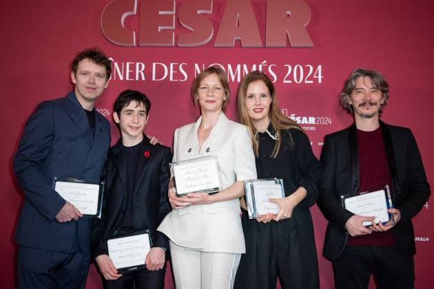 Bilder des Jahres 2024, Entertainment 02 Februar Entertainment Themen der Woche KW06 Entertainment Bilder des Tages Cesar 2024 - Nominee Dinner Antoine Reinartz, Milo Machado-Graner, Sandra Hüller, Justine Triet and Swann Arlaud attending the Cesar 2024 - Nominee Dinner held at the Fouquet s Restaurant in Paris, France, on February 05, 2024. Photo by Aurore Marechal ABACAPRESS.COM Paris France  Copyright: xMarechalxAurore ABACAx