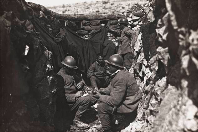 First World War: soldiers in a trench on Mount Faiti (or Fajtji) on the plateau of the Carso (b w photo) 1250838 First World War: soldiers in a trench on Mount Faiti (or Fajtji) on the plateau of the Carso (b w photo) by Unknown photographer, (20th century); (add.info.: Unidentified Author Slovenia); Fratelli Alinari Museum Collections, Florence, Italy. Copyright: xFratellixAlinarixMuseumxCollections,xFlorence,xItalyx xBridgemanxImagesx 1250838