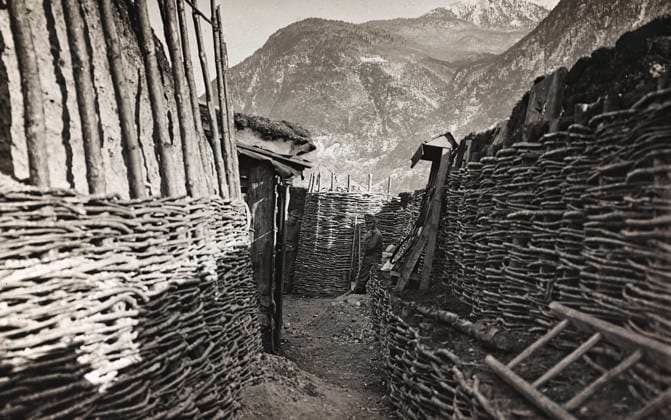 Album Meine weltkriegs - Erinnerungen South-West Front (Carinthia, Italien, South Tyrol) (My world war - memories of the South-Western Front in Carinthia, Italy, Trentino-Alto Adige) 31 03 1915-12 11 1918 - Josef Zohles Wien : trench (b w photo) 1251150 Album Meine weltkriegs - Erinnerungen South-West Front (Carinthia, Italien, South Tyrol) (My world war - memories of the South-Western Front in Carinthia, Italy, Trentino-Alto Adige) 31 03 1915-12 11 1918 - Josef Zohles Wien : trench (b w photo) by Zohles, Josef (fl.1915); (add.info.: Zohles Josef Europe); Fratelli Alinari Museum Collections, Florence, Italy. Copyright: xFratellixAlinarixMuseumxCollections,xFlorence,xItalyx xBridgemanxImagesx 1251150
