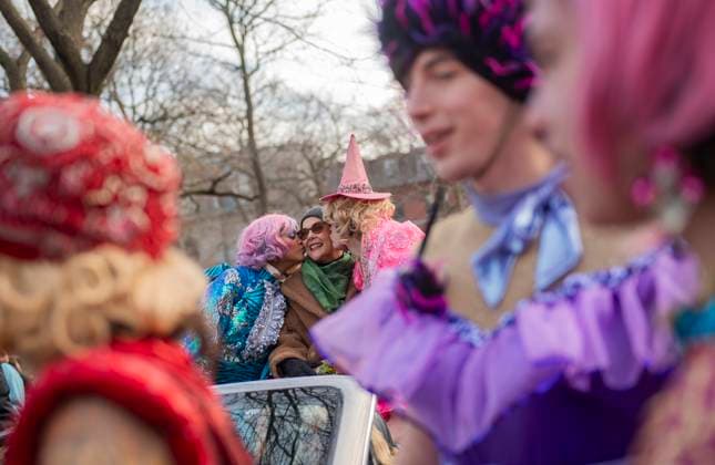 US actress Annette Bening is kissed by Harvard students during a parade, through the Harvard Yard in her honor, as she is named the Harvard University s Hasty Pudding Theatricals 2024 Woman of the Year in Cambridge, MA on Tuesday, February 06, 2024.  BOS20240206014 AmandaxSabga