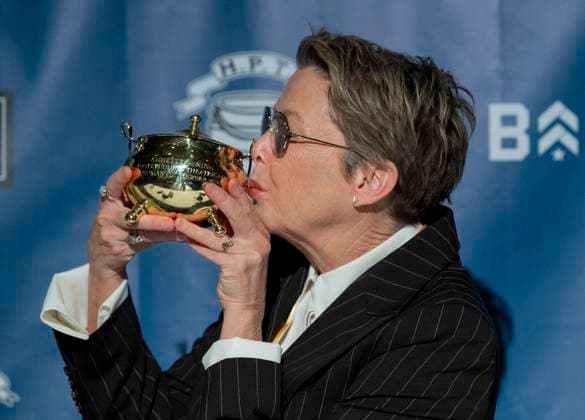 US actress Annette Bening kisses her Pudding Pot following a roast in her honor, as she is named the Harvard University s Hasty Pudding Theatricals 2024 Woman of the Year in Cambridge, MA on Tuesday, February 06, 2024.  BOS20240206060 AmandaxSabga