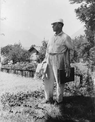 The painter Filippo De Pisis in the countryside with a palette and brushes. Photograph taken in August 1949 with a dedication to his niece Bona De Pisis , photographic reproduction 20 11 1968 (b w photo) 1253075 The painter Filippo De Pisis in the countryside with a palette and brushes. Photograph taken in August 1949 with a dedication to his niece Bona De Pisis , photographic reproduction 20 11 1968 (b w photo) by Italian Photographer, (20th century); (add.info.: Taken for Fotografia Ferruzzi Venice, Italy); Fratelli Alinari Museum Collections, Florence, Italy. Copyright: xFratellixAlinarixMuseumxCollections,xFlorence,xItalyx xBridgemanxImagesx 1253075