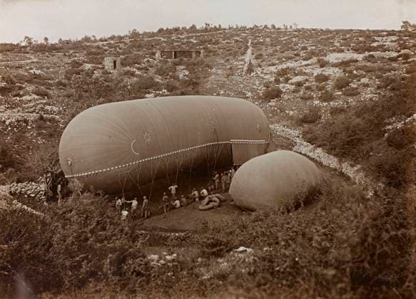 First World War: airship, Photography of the Austro-Hungarian Empire (b w photo) 1253412 First World War: airship, Photography of the Austro-Hungarian Empire (b w photo) by Unknown photographer, (20th century); (add.info.: Unidentified Author Friuli Venetia Julia, Italy); Fratelli Alinari Museum Collections, Florence, Italy. Copyright: xFratellixAlinarixMuseumxCollections,xFlorence,xItalyx xBridgemanxImagesx 1253412