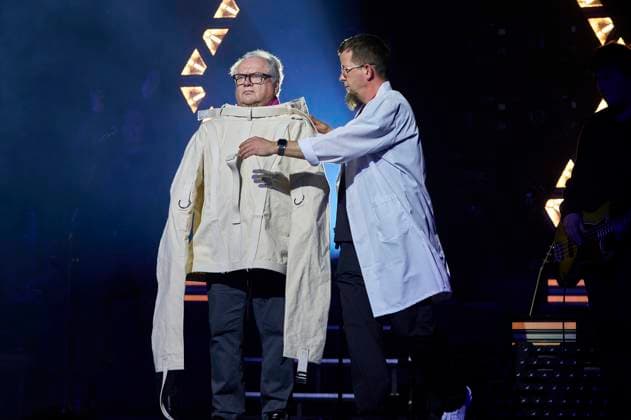 Entertainment Themen der Woche KW06 Entertainment Bilder des Tages Entertainment Bilder des Tages Heinz Rudolf Kunze live bei einem Konzert seiner Können vor Lachen -Tour im Theater am Aegi. Hannover, 06.02.2024 *** Heinz Rudolf Kunze live at a concert of his Können vor Lachen Tour at the Theater am Aegi Hanover, 06 02 2024 Foto:xU.xStammx xFuturexImagex kunze_4225