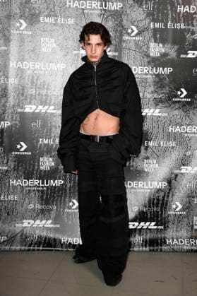 Noah Levi bei der Haderlump Fashion Show Circularis auf der Berlin Fashion Week Autumn Winter 2024 im Zentrum für internationale Kunst. Berlin, 06.02.2024 *** Noah Levi at the Haderlump Fashion Show Circularis at the Berlin Fashion Week Autumn Winter 2024 at the Center for International Art Berlin, 06 02 2024 Foto:xN.xKubelkax xFuturexImagex haderlump_4216