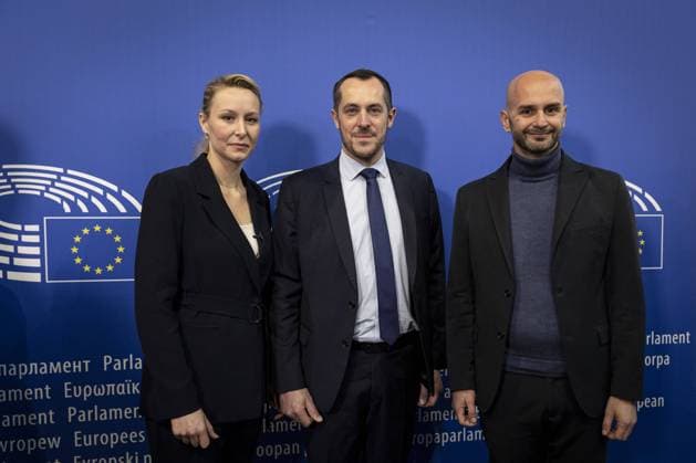 La vice-prÃ sidente exÃ cutive du parti d extrÃªme droite francais Reconquete , liste du parti pour les Ã lections europÃ ennes, Marion MarÃ chal , Nicola Procaccini, co-prÃ sident du groupe ECR, dÃ putÃ europÃ en Fratelli d™Italia. Et le vice-prÃ sident exÃ cutif de Reconquete Nicolas Bay participent Ã une confÃ rence de presse au Parlement europÃ en Ã Strasbourg, le 07 fÃ vrier 2024. NEWS: ConfÃ rence de presse au Parlement europÃ en de Strasbourg de Marion MarÃ chal, Nicolas Bay et Nicola Procaccini ElyxandroCegarra Panoramic 
