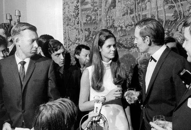 Professor Christian Barnard (1922-2001) Pioneer of Heart Transplant, here With Barbara Zoeliner (19) Who Will Become his 2Nd Wife, February 14, 1970 (b w photo) 1644439 Professor Christian Barnard (1922-2001) Pioneer of Heart Transplant, here With Barbara Zoeliner (19) Who Will Become his 2Nd Wife, February 14, 1970 (b w photo); (add.info.: Professor Christian Barnard (1922-2001) pioneer of heart transplant, here with Barbara Zoeliner (19) who will become his 2nd wife, february 14, 1970). Copyright: xBridgemanxImagesx 1644439