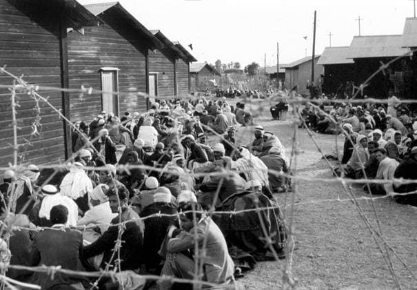 Arab (Egyptian) Prisoners in 1956 during The War Israel - Egypt (Suez Crisis) (b w photo) 1648700 Arab (Egyptian) Prisoners in 1956 during The War Israel - Egypt (Suez Crisis) (b w photo); (add.info.: Arab (egyptian) prisoners in 1956 during the war Israel - Egypt (Suez crisis)). Copyright: xBridgemanxImagesx 1648700
