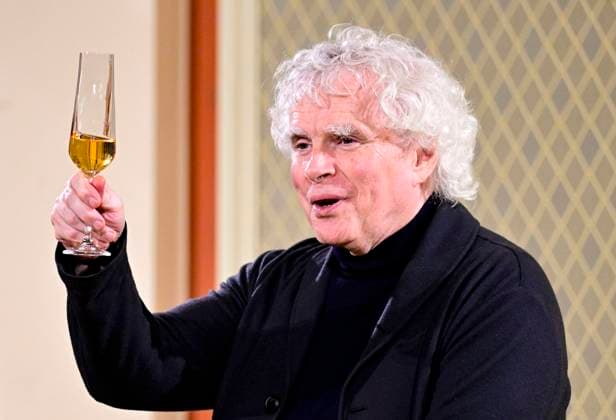 Entertainment Themen der Woche KW06 Entertainment Bilder des Tages British conductor Simon Rattle during the press conference on the artistic plans of Czech Philharmonic in Prague, Czech Republic, February 7, 2024. (CTKxPhoto RomanxVondrous) CTKPhotoP2024020707104  CTKPhotoP2024020707104