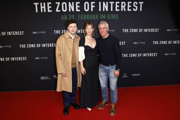 Entertainment Themen der Woche KW06 Entertainment Bilder des Tages Christian Friedel, Sandra Hueller und Ralph Herforth bei der The Zone of Interest Film Premiere Special Screening am 7.02.2024 in Berlin The Zone of Interest Filmpremiere in Berlin *** Christian Friedel, Sandra Hueller and Ralph Herforth at The Zone of Interest Film Premiere Special Screening on 7 02 2024 in Berlin The Zone of Interest Film Premiere in Berlin 