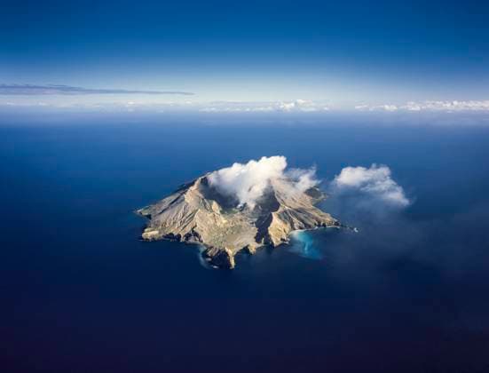 White Island Bay of Plenty New Zealand  Copyright: xSouthernxStockxImagesx 6016-18387139