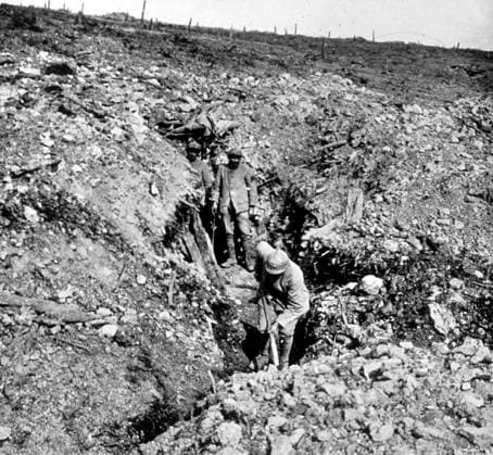View of the Trenches, Verdun, 1916 (b w photo) 1702445 View of the Trenches, Verdun, 1916 (b w photo) by French Photographer (20th century); (add.info.: View of the trenches in Verdun France in 1916 during the great war). Copyright: xBridgemanxImagesx 1702445