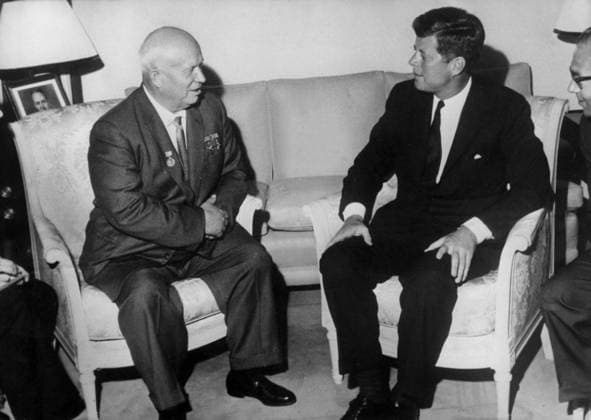 American President John Kennedy and soviet Prime Minister Nikita Khrouchtchev meeting in Vienna Austria June 1961 (a few weeks after the operations Bay of the Pigs Playa) 1718790 American President John Kennedy and soviet Prime Minister Nikita Khrouchtchev meeting in Vienna Austria June 1961 (a few weeks after the operations Bay of the Pigs Playa); (add.info.: American president John Kennedy and soviet Prime Minister Nikita Khrouchtchev meeting in Vienna Austria june 1961 (a few weeks after the operations Bay of the Pigs Playa)). Copyright: xBridgemanxImagesx 1718790