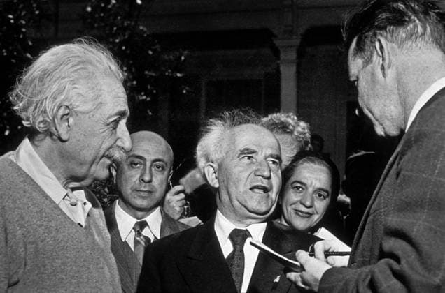 Albert Einstein and the major Zionist leader David Ben Gourion, c.1950™s (b w photo) 1735827 Albert Einstein and the major Zionist leader David Ben Gourion, c.1950™s (b w photo) by Unknown photographer, (20th century). Copyright: xBridgemanxImagesx 1735827