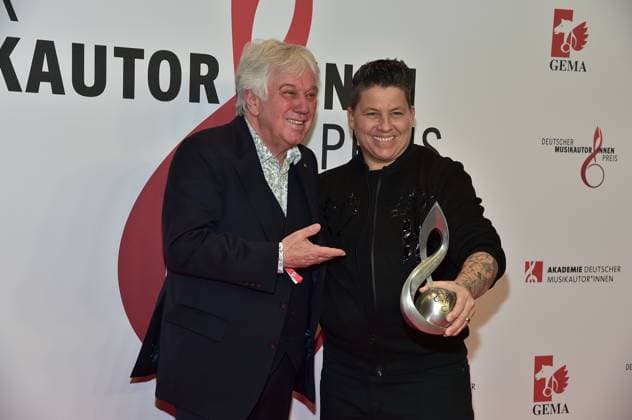 15. Deutschen Musikautor innenpreis Rolf Zuckowski, Kerstin Ott Ankunft zur Verleihung des 15. Deutschen Musikautor innenpreis im Hotel Ritz in Berlin, am 08.02.2024