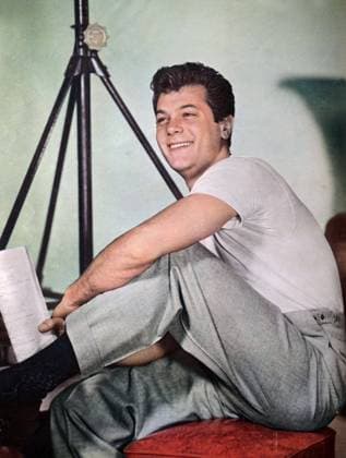 Photograph of Tony Curtis (1925-2010) an American film actor during the 1950s and 1960s, and father of actress Jamie Lee Curtis. Dated 20th Century, Copyright: xUnitedxArchivesx xWorldxHistoryxArchivex WHA_087_0329 !ACHTUNG AUFNAHMEDATUM GESCHÄTZT!