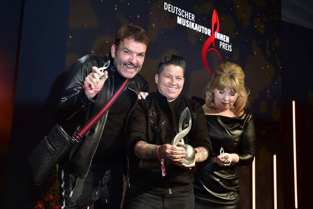 15. Deutschen Musikautor innenpreis Oliver Lukas, Kerstin Ott, Maite Kelly Ankunft zur Verleihung des 15. Deutschen Musikautor innenpreis im Hotel Ritz in Berlin, am 08.02.2024