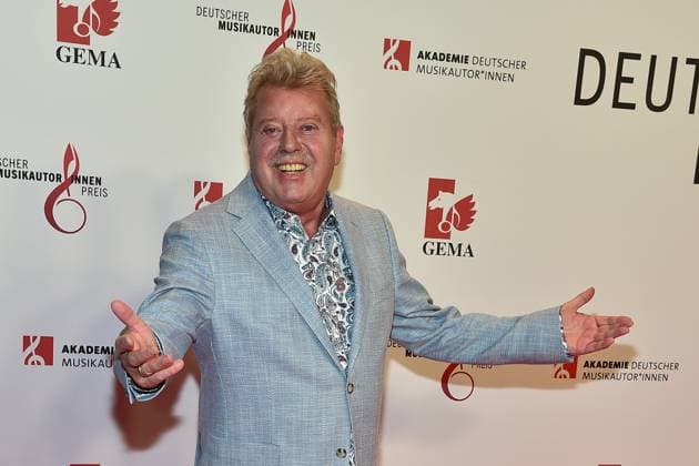 15. Deutschen Musikautor innenpreis Volker Rosin, KInderlieder Ankunft zur Verleihung des 15. Deutschen Musikautor innenpreis im Hotel Ritz in Berlin, am 08.02.2024